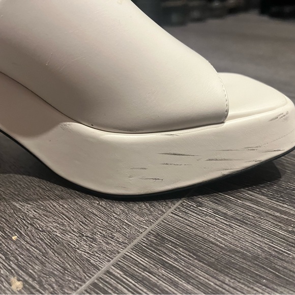 white platform heel - Picture 6 of 8